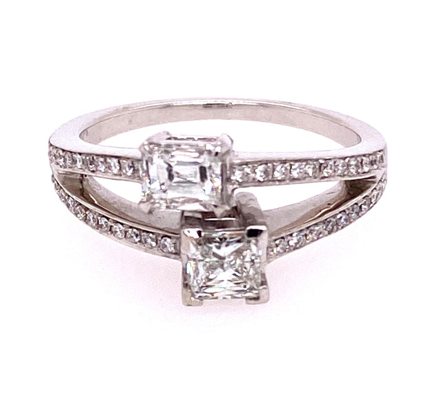 18K White Gold Diamond Fashion Ring